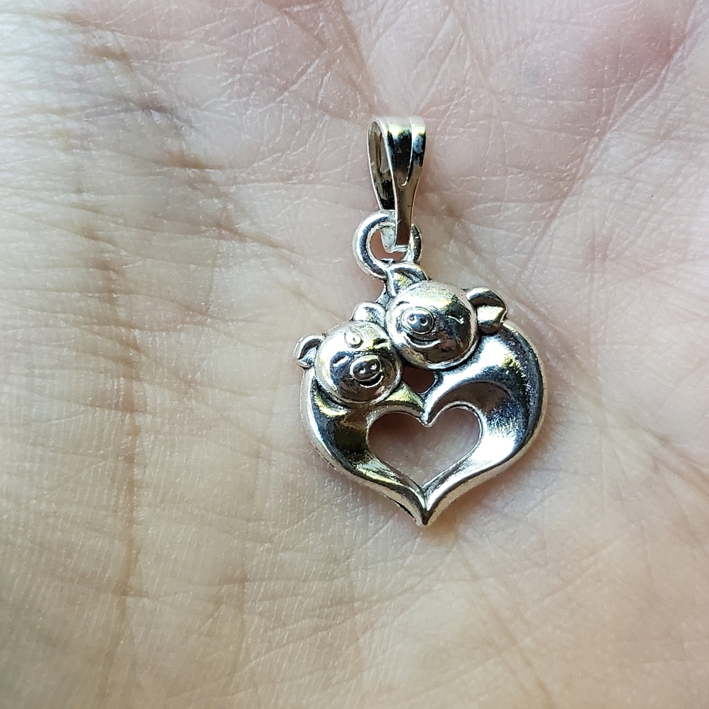 NWOT Pigs in Love Charm - Picture 5 of 6